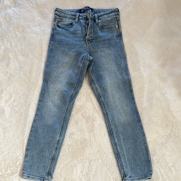 NWOT Gap High Rise Universal Legging Jeans - Picture 4 of 8